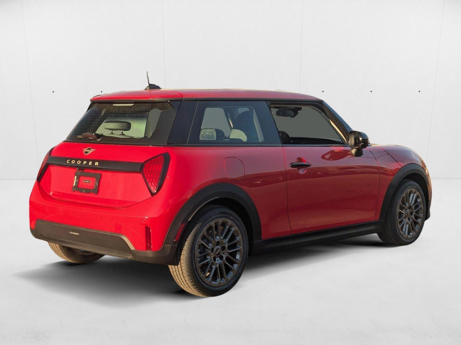 2025 Mini Cooper Hardtop 2 Door Signature photo 2