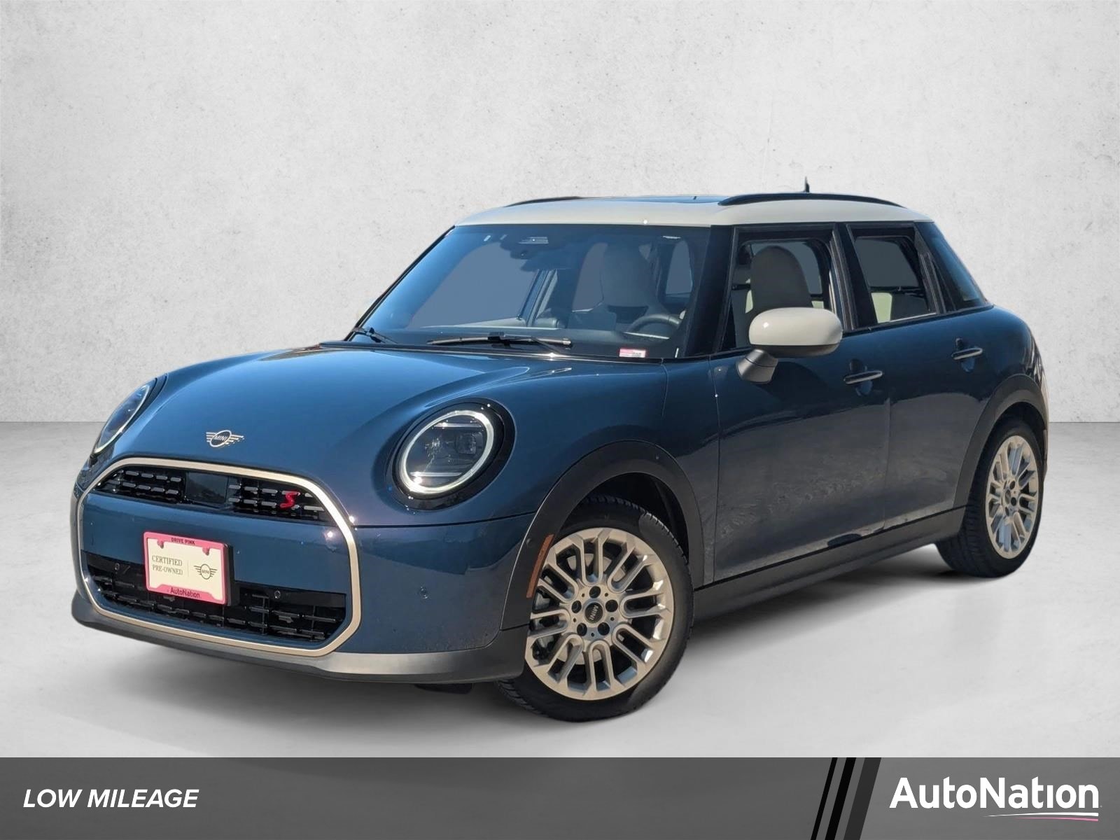 2026 MINI Hardtop Cooper S Signature's photo