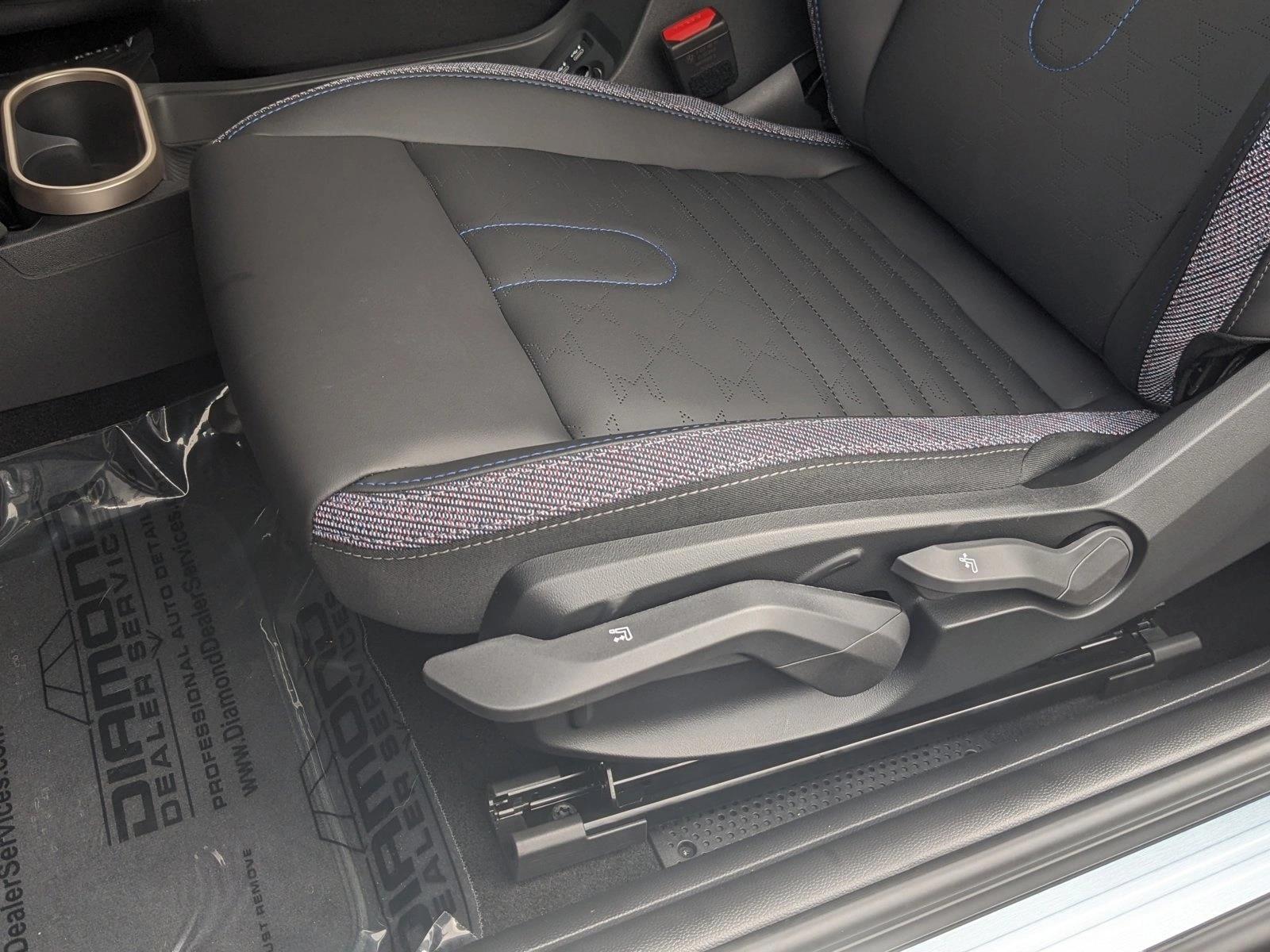 2025 Mini Cooper 2 Door Hardtop Signature photo 4