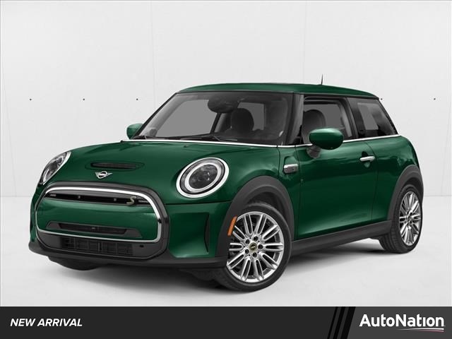 2022 MINI Hardtop Cooper SE's photo