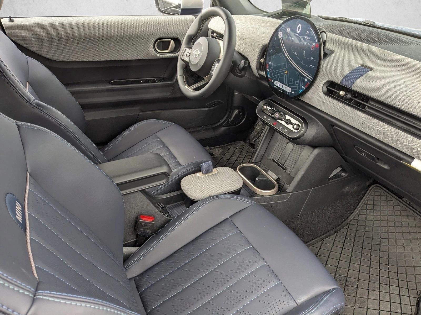 2025 MINI Convertible S - Photo 20