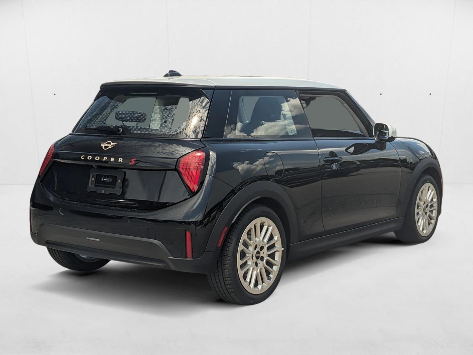 2025 Mini Cooper 2 Door Hardtop S Iconic photo 2