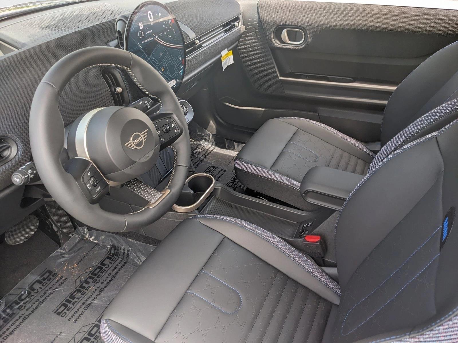 2025 Mini Cooper 2 Door Hardtop S Iconic photo 3