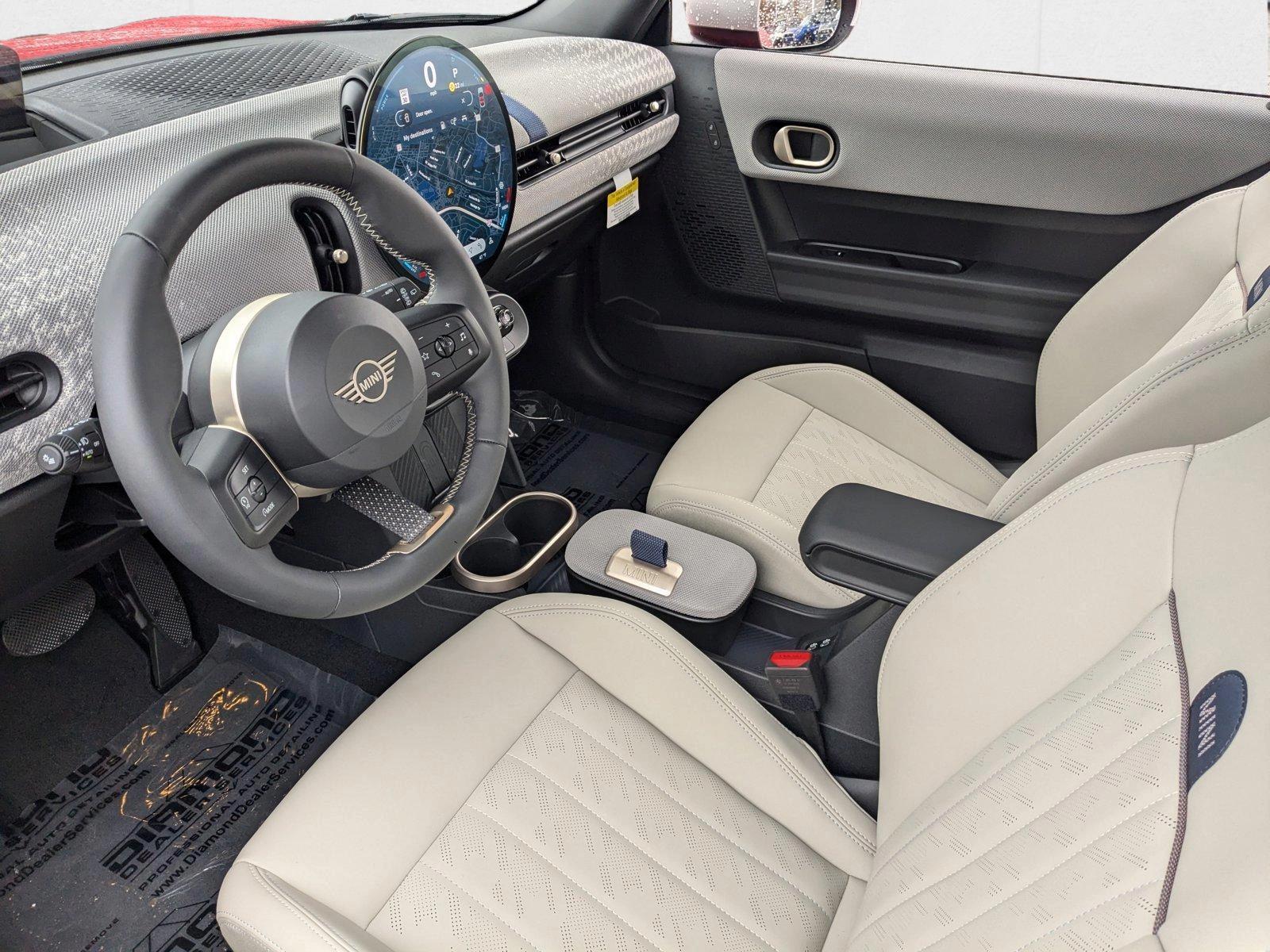 2025 Mini Cooper 2 Door Hardtop Signature photo 2