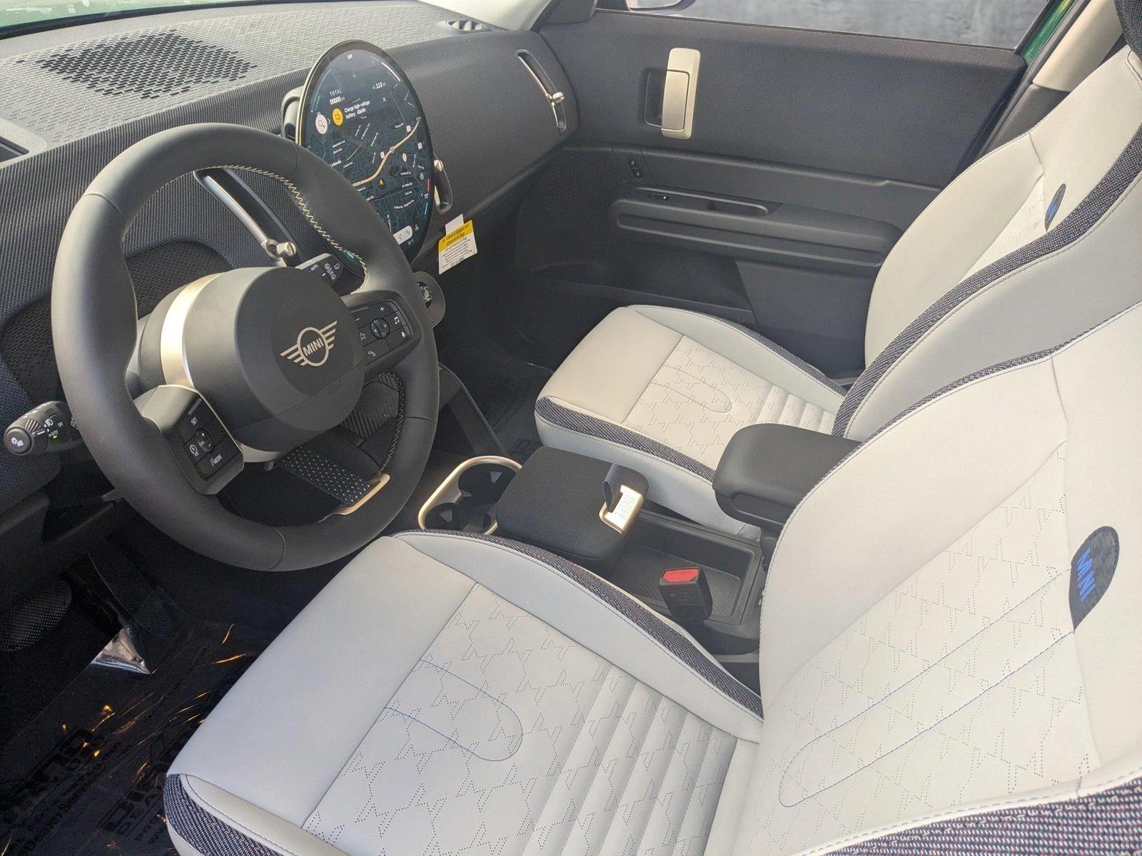2025 Mini Countryman SE ALL4 Signature photo 3