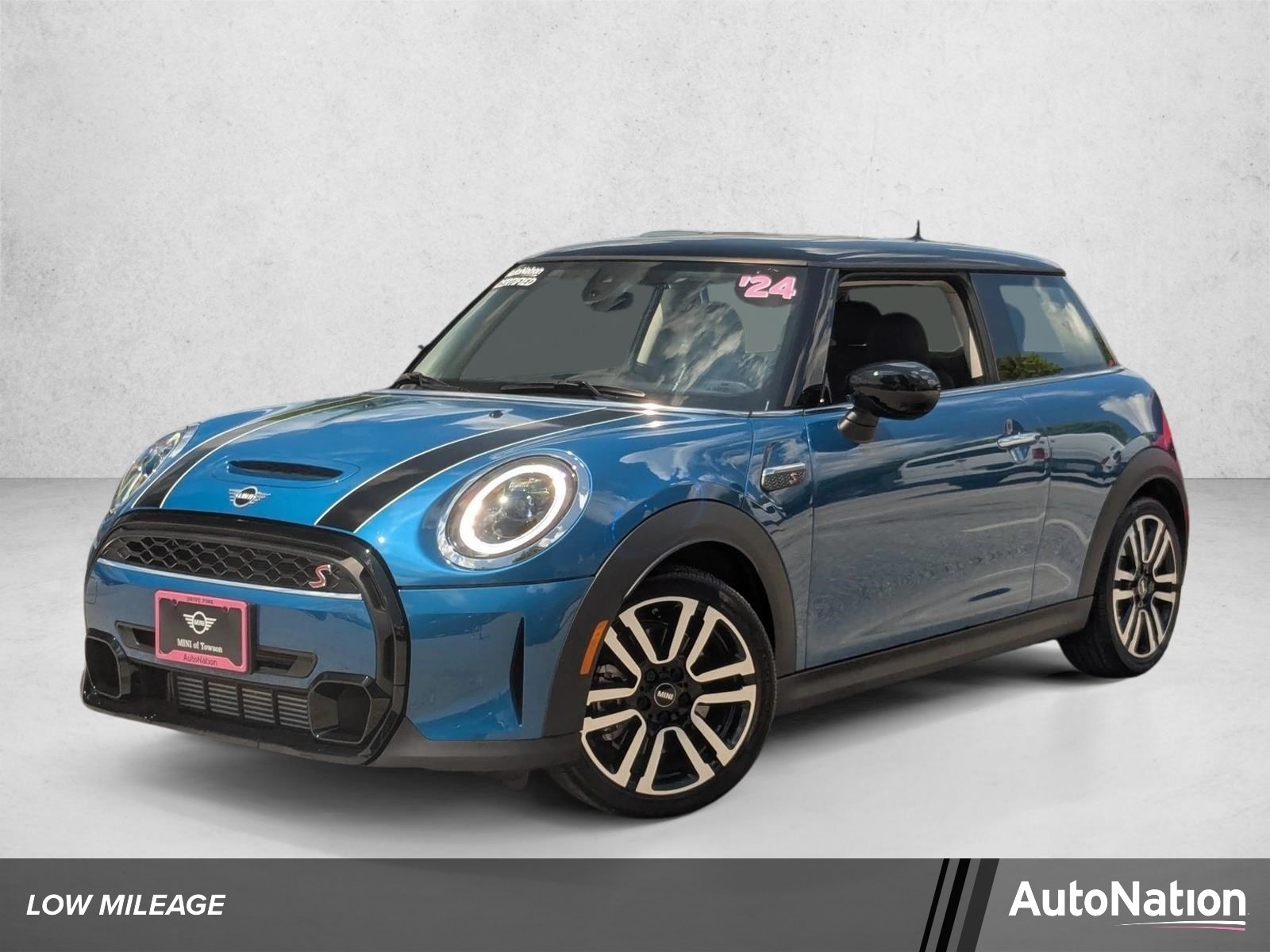 2024 MINI Hardtop Cooper S's photo