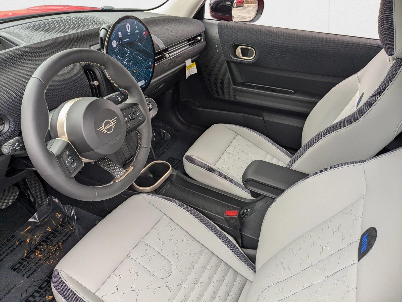 2025 Mini Cooper 2 Door Hardtop Signature photo 2