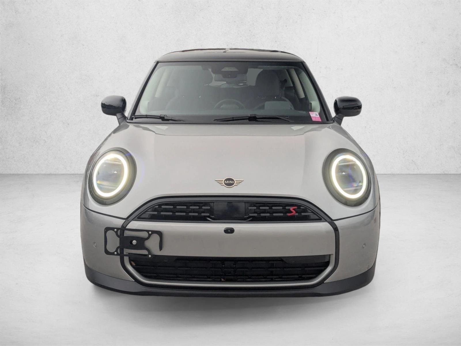 2025 Mini Cooper 2 Door Hardtop S Iconic photo 2