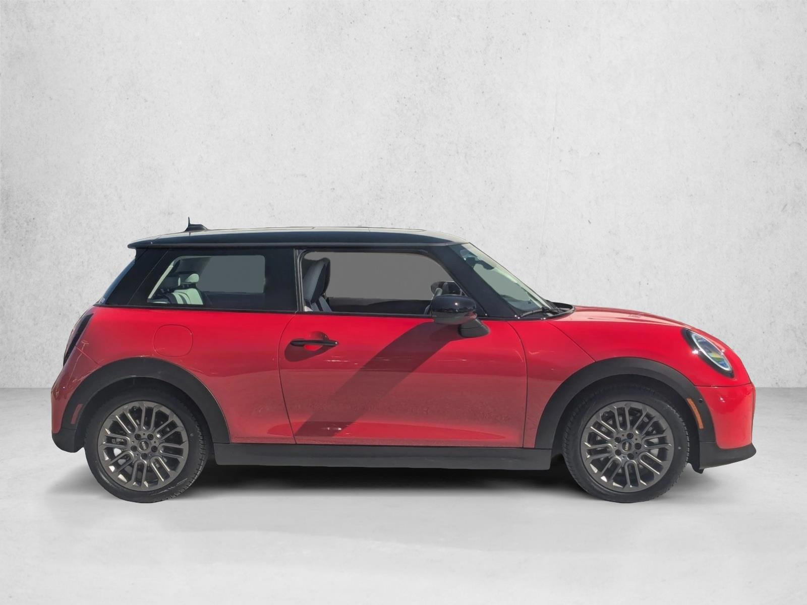 2025 Mini Cooper 2 Door Hardtop Signature photo 4
