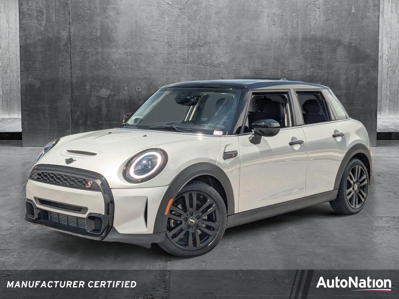 2023 MINI Hardtop 4 Door S's photo