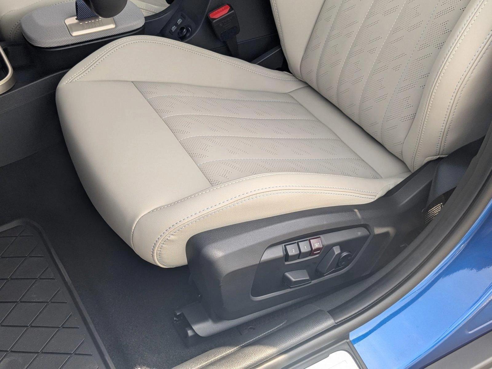 2025 Mini Cooper Hardtop 4 Door Iconic photo 4