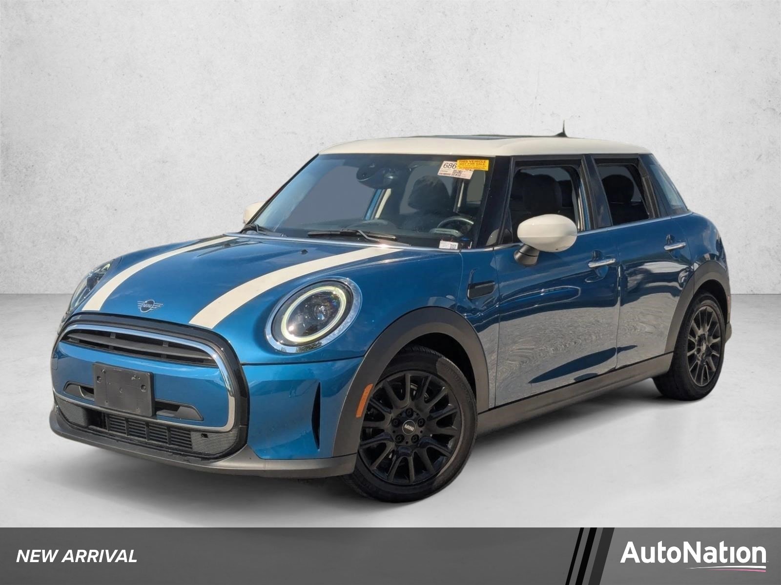 2023 MINI Hardtop Cooper's photo