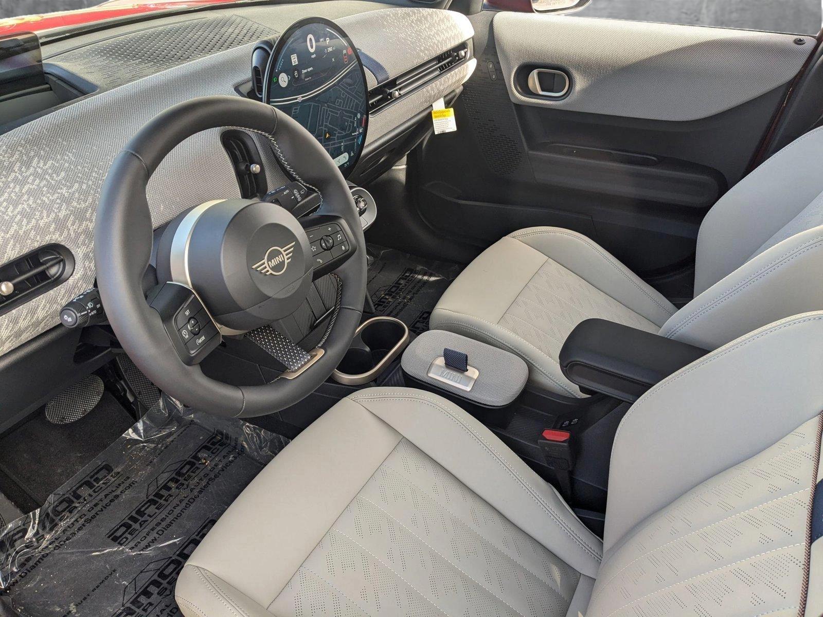 2025 Mini Cooper S Hardtop 4 Door Iconic photo 3