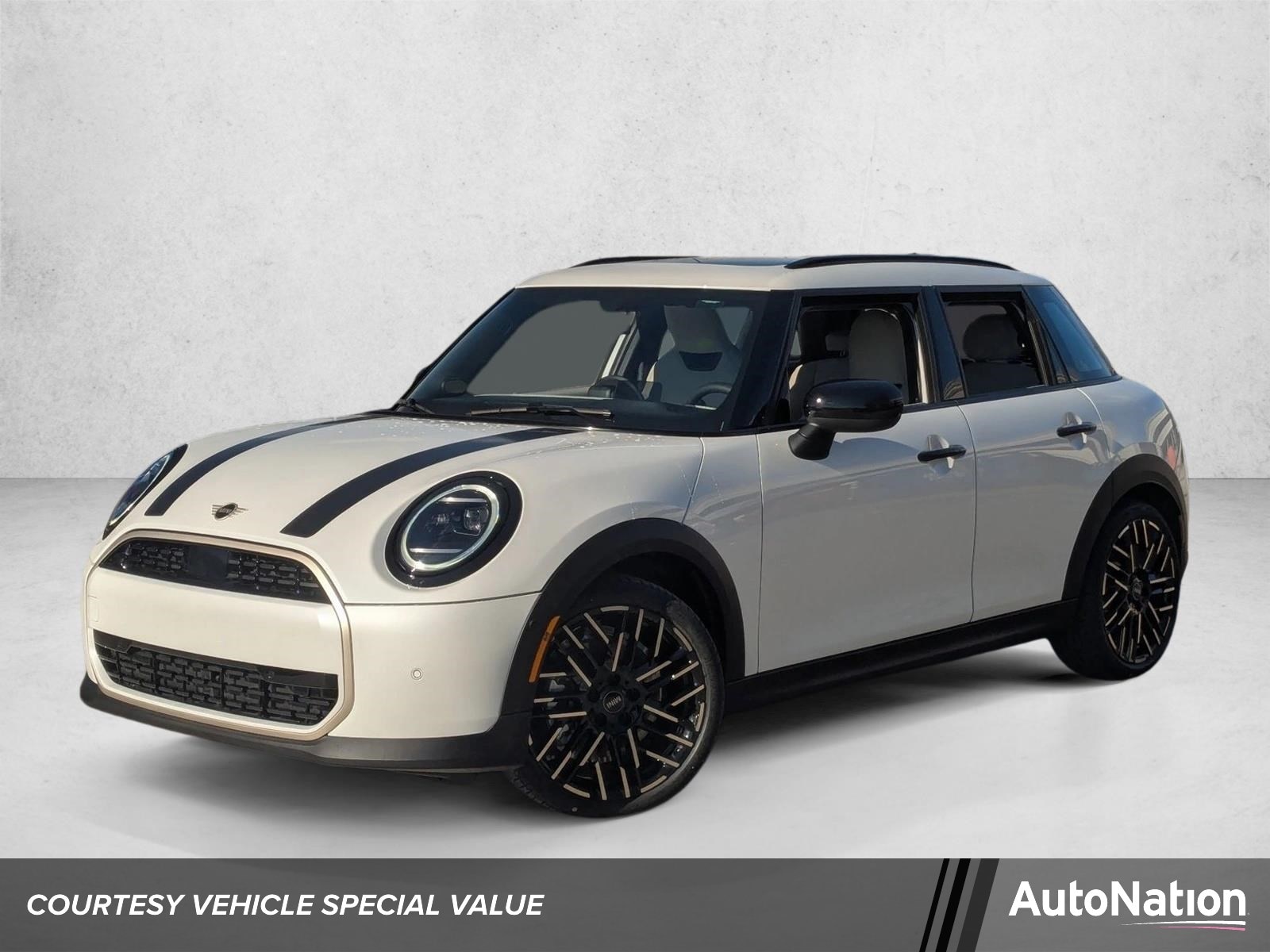 2026 MINI Hardtop Cooper Signature's photo