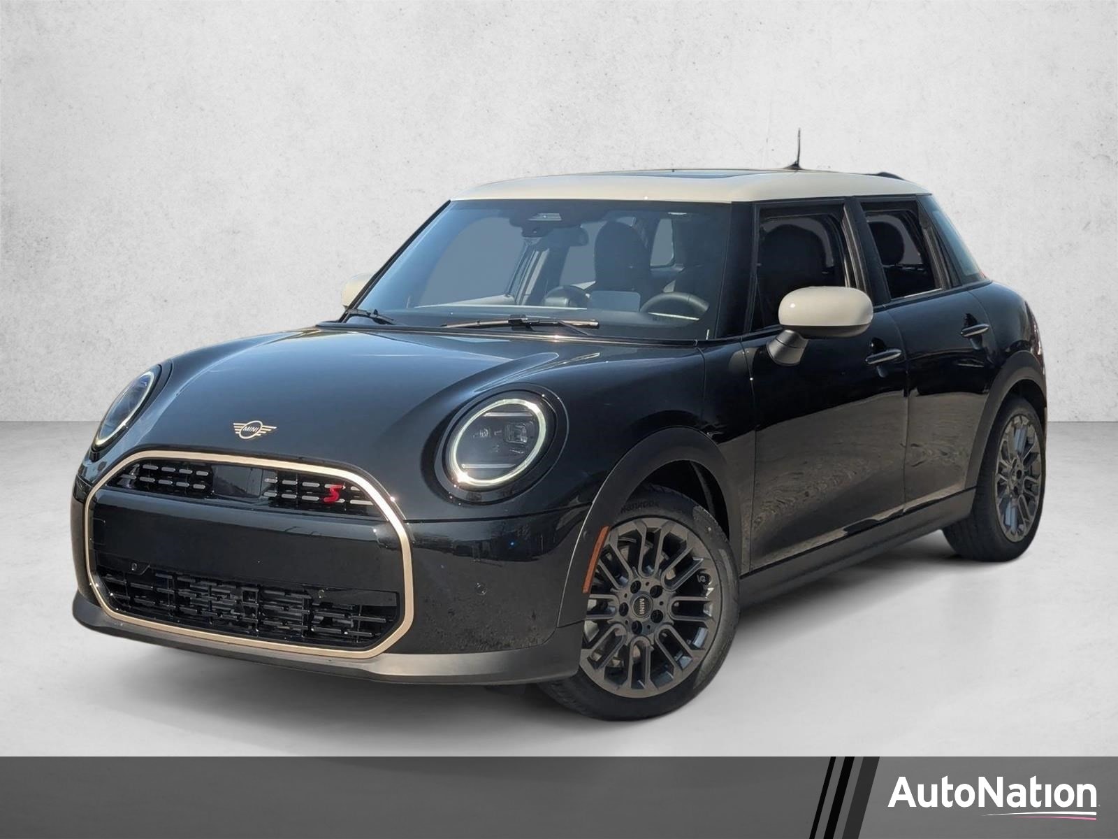 2026 MINI Hardtop Cooper S Signature's photo