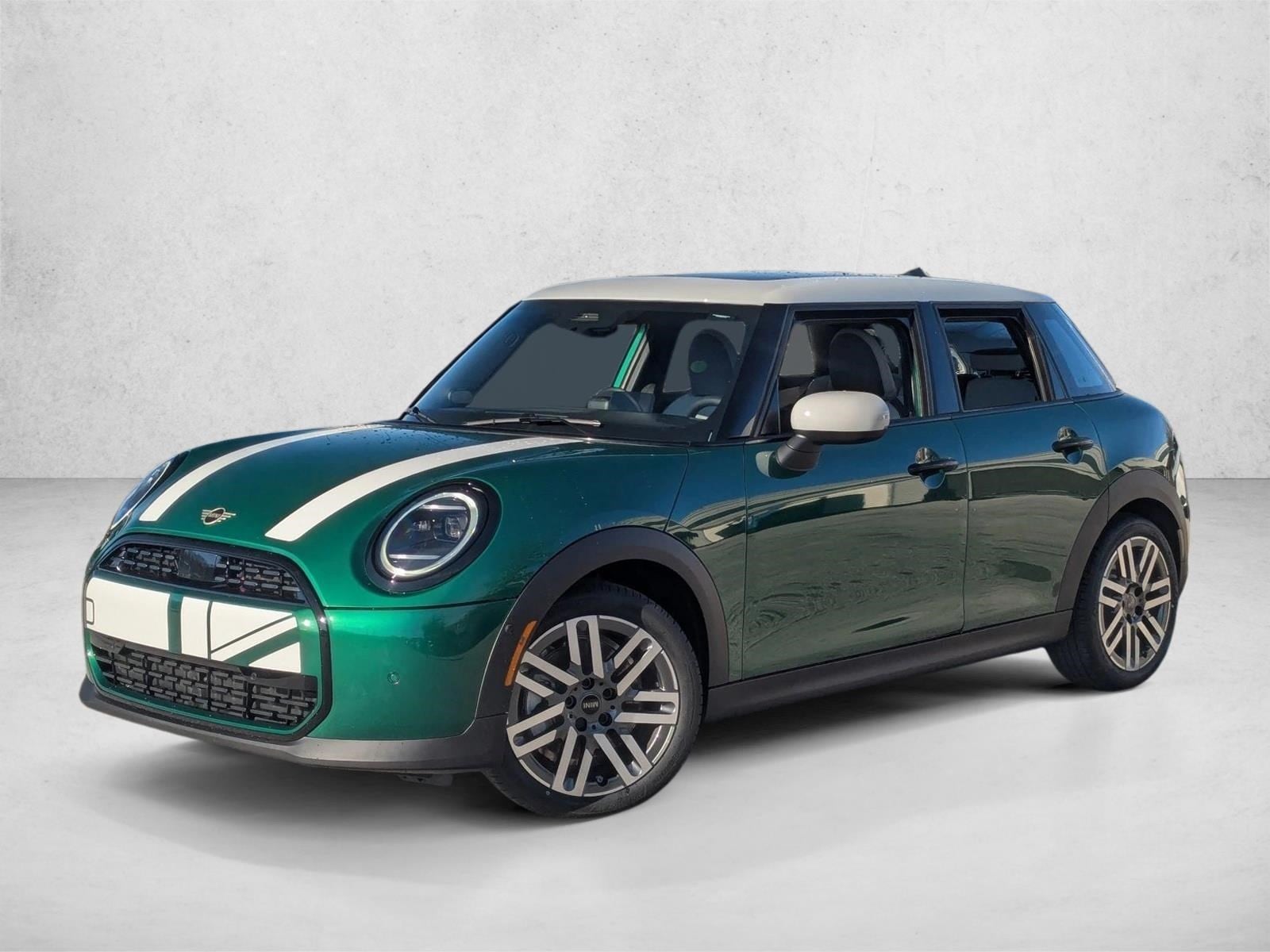 2026 MINI Hardtop 4 Door's photo