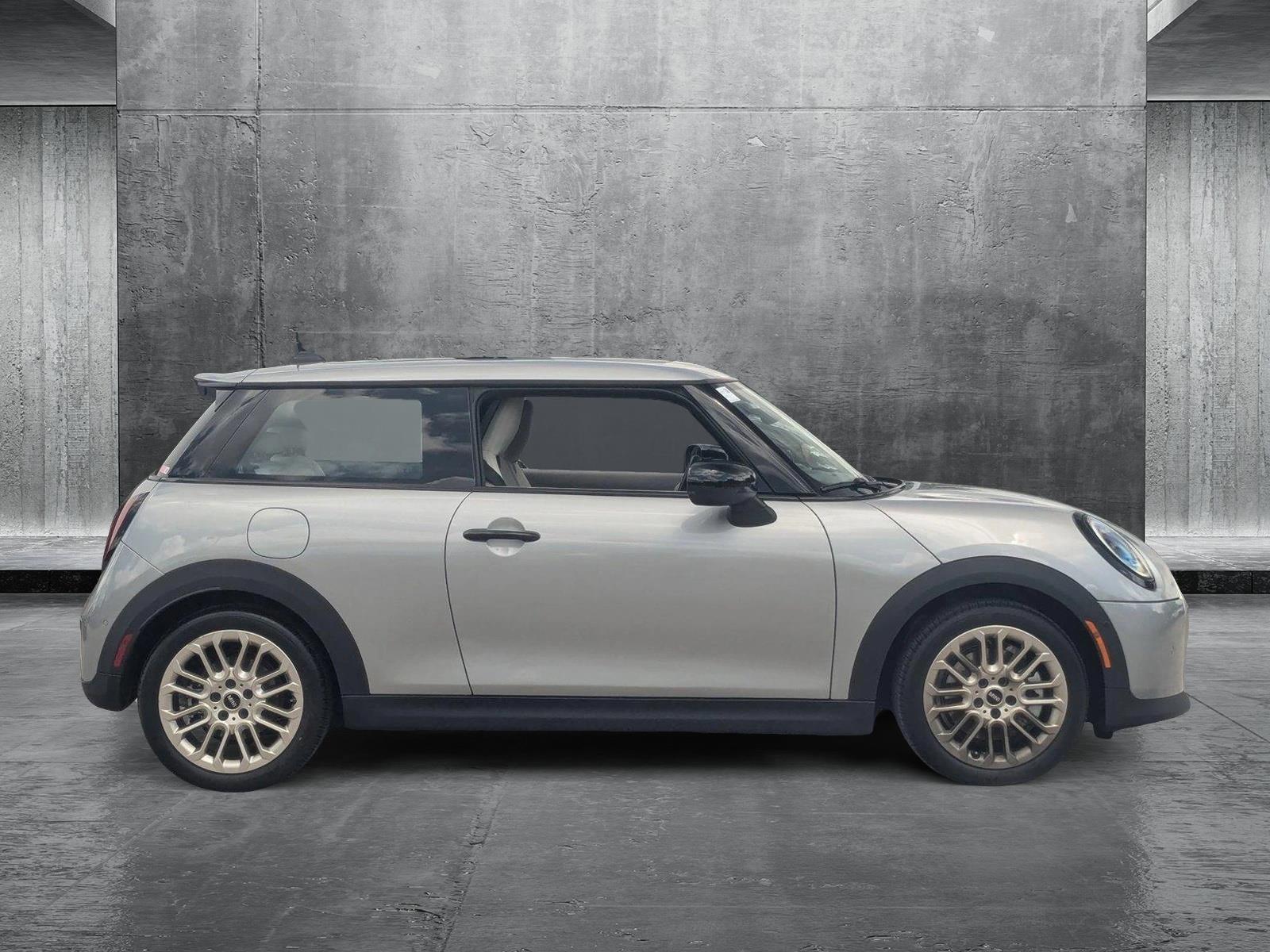 2025 Mini Cooper 2 Door Hardtop S photo 4