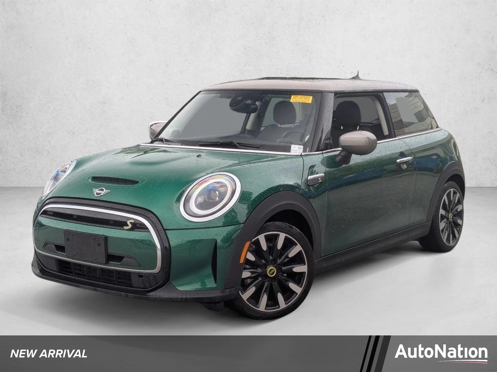 2024 MINI Hardtop Cooper SE's photo
