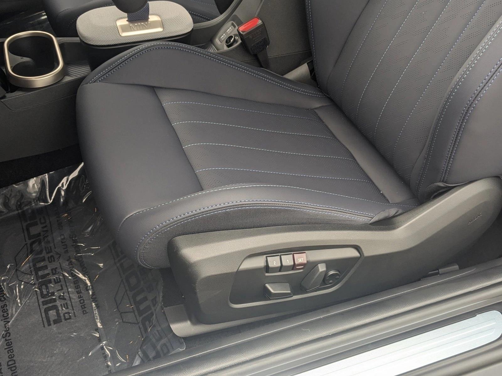2025 Mini Cooper 2 Door Hardtop S Iconic photo 3