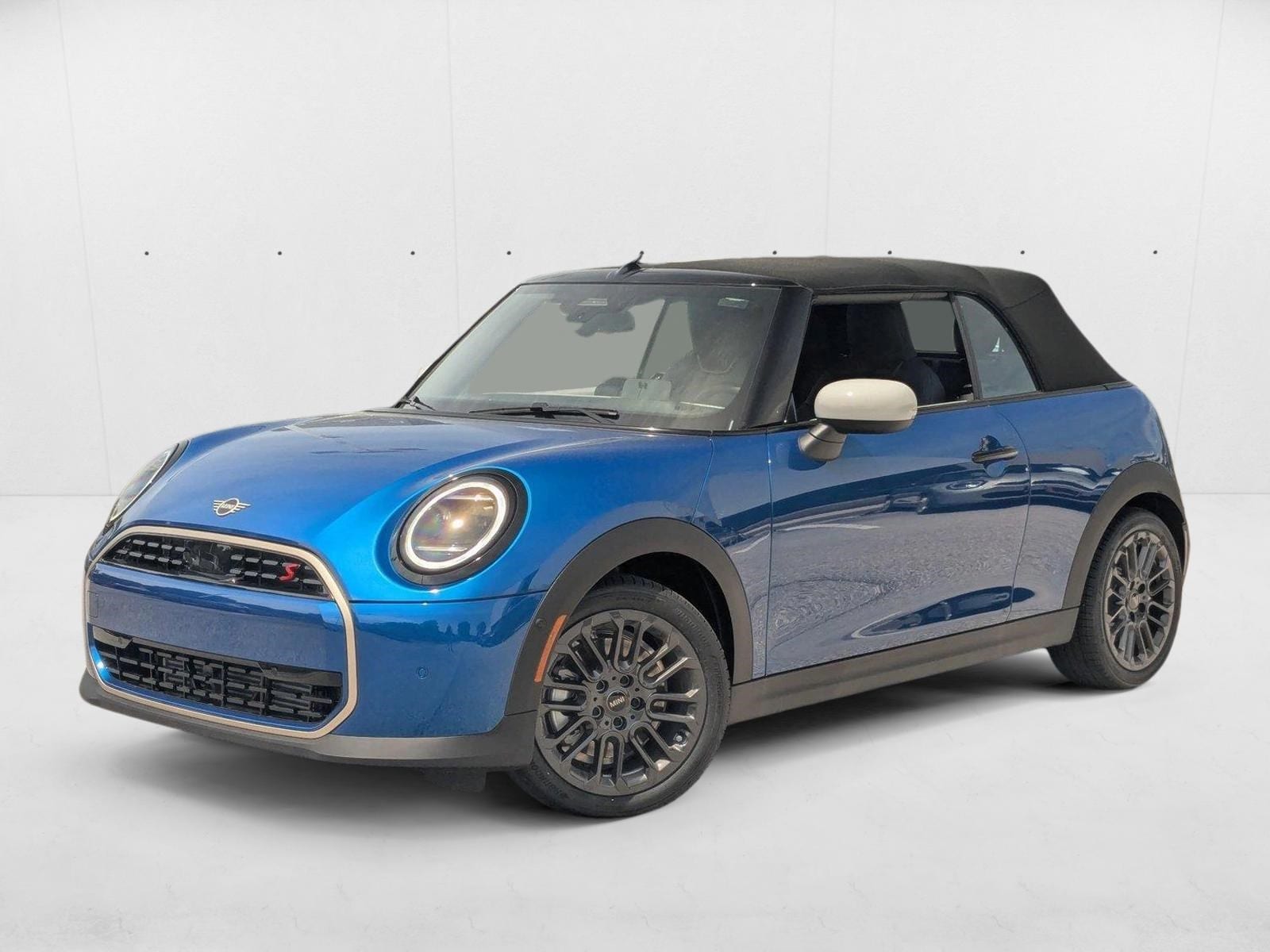 2025 MINI Convertible S's photo