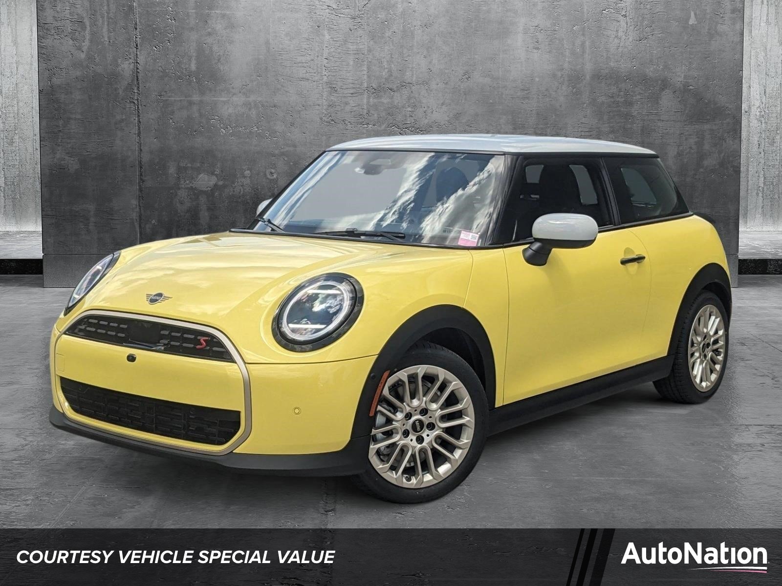 2025 MINI Hardtop 2 Door S's photo