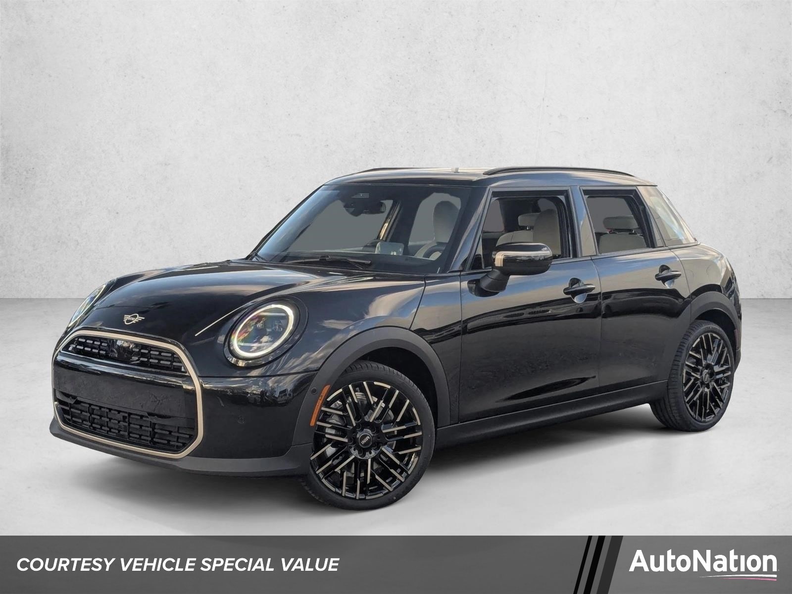 2026 MINI Hardtop Cooper Signature's photo