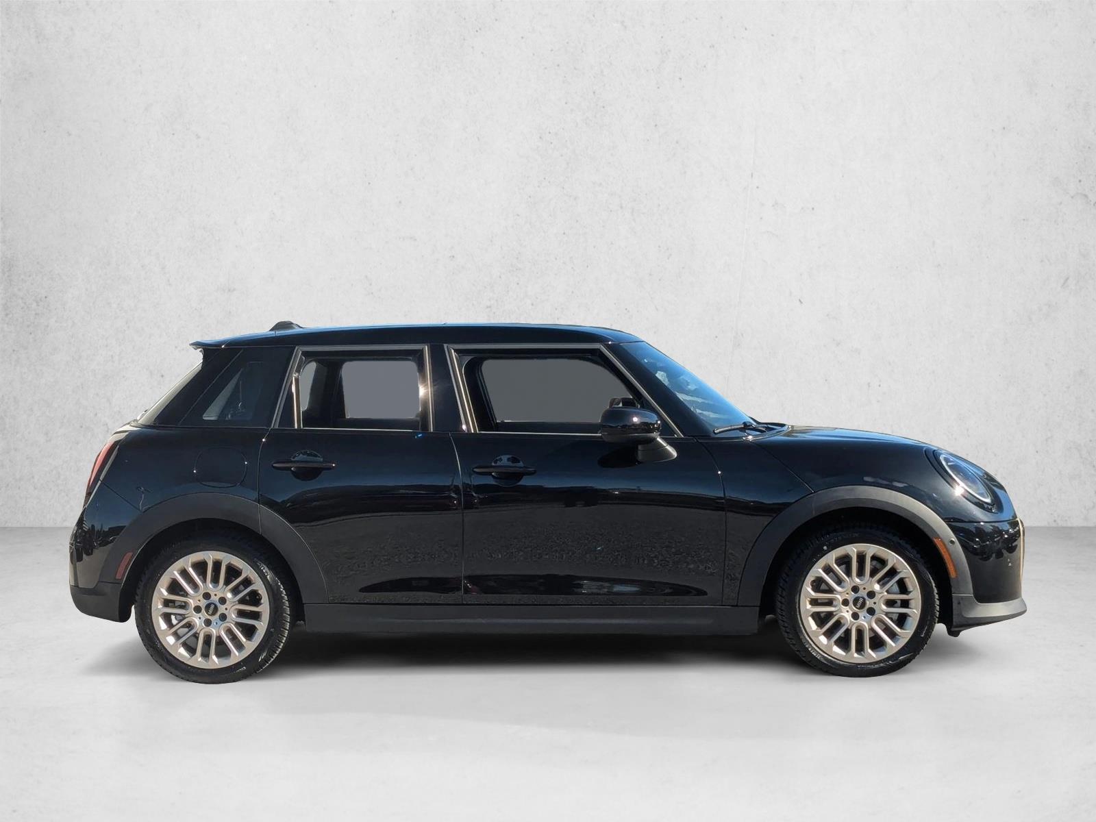 2025 Mini Cooper 4 Door Hardtop S photo 3