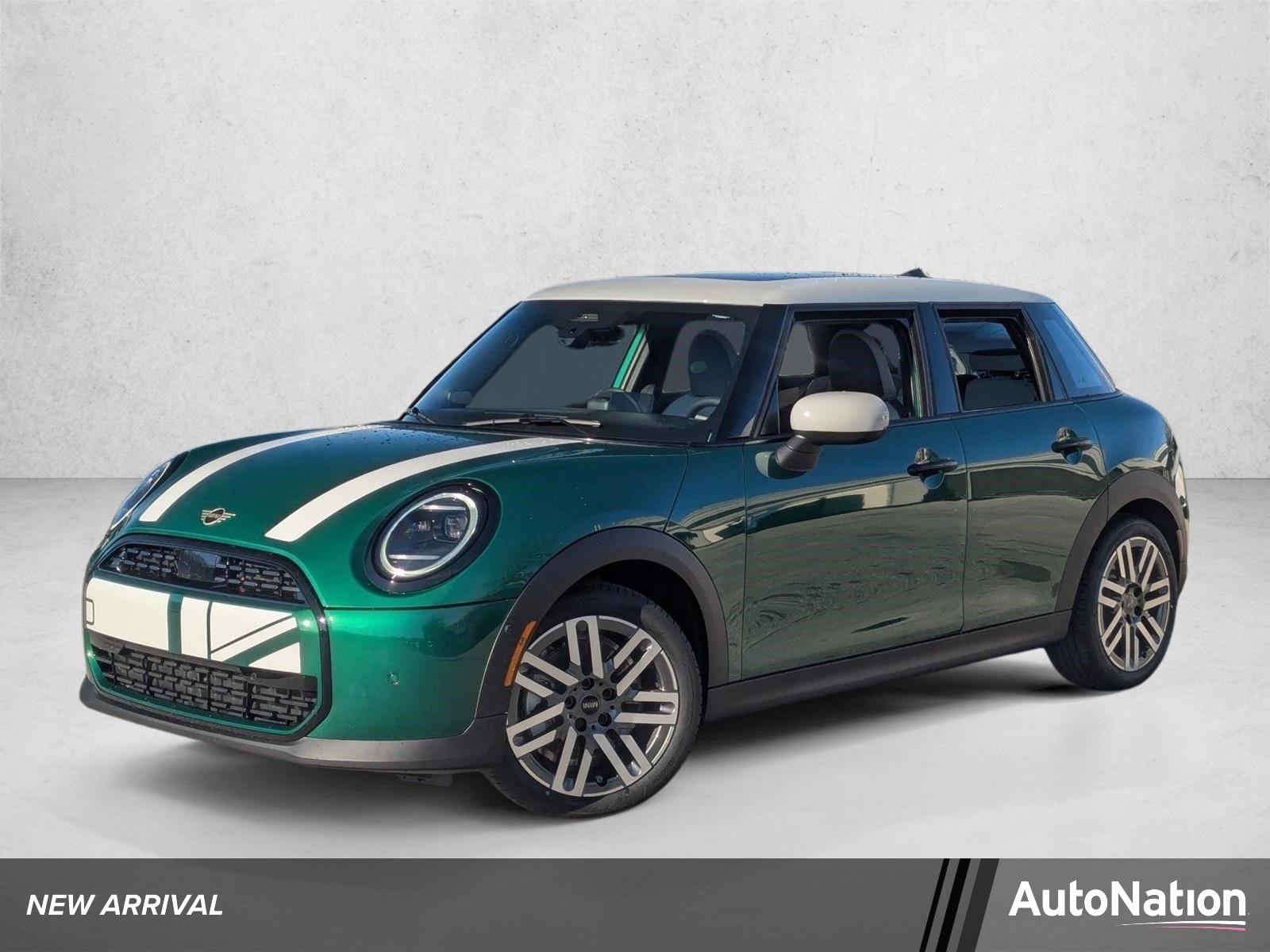 2026 MINI Hardtop Cooper Signature's photo