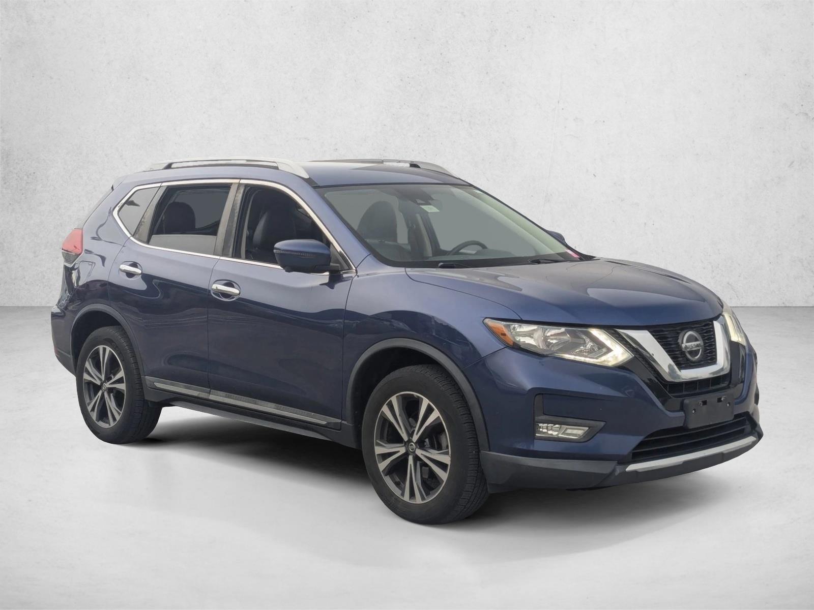 2018 Nissan Rogue SL photo 3