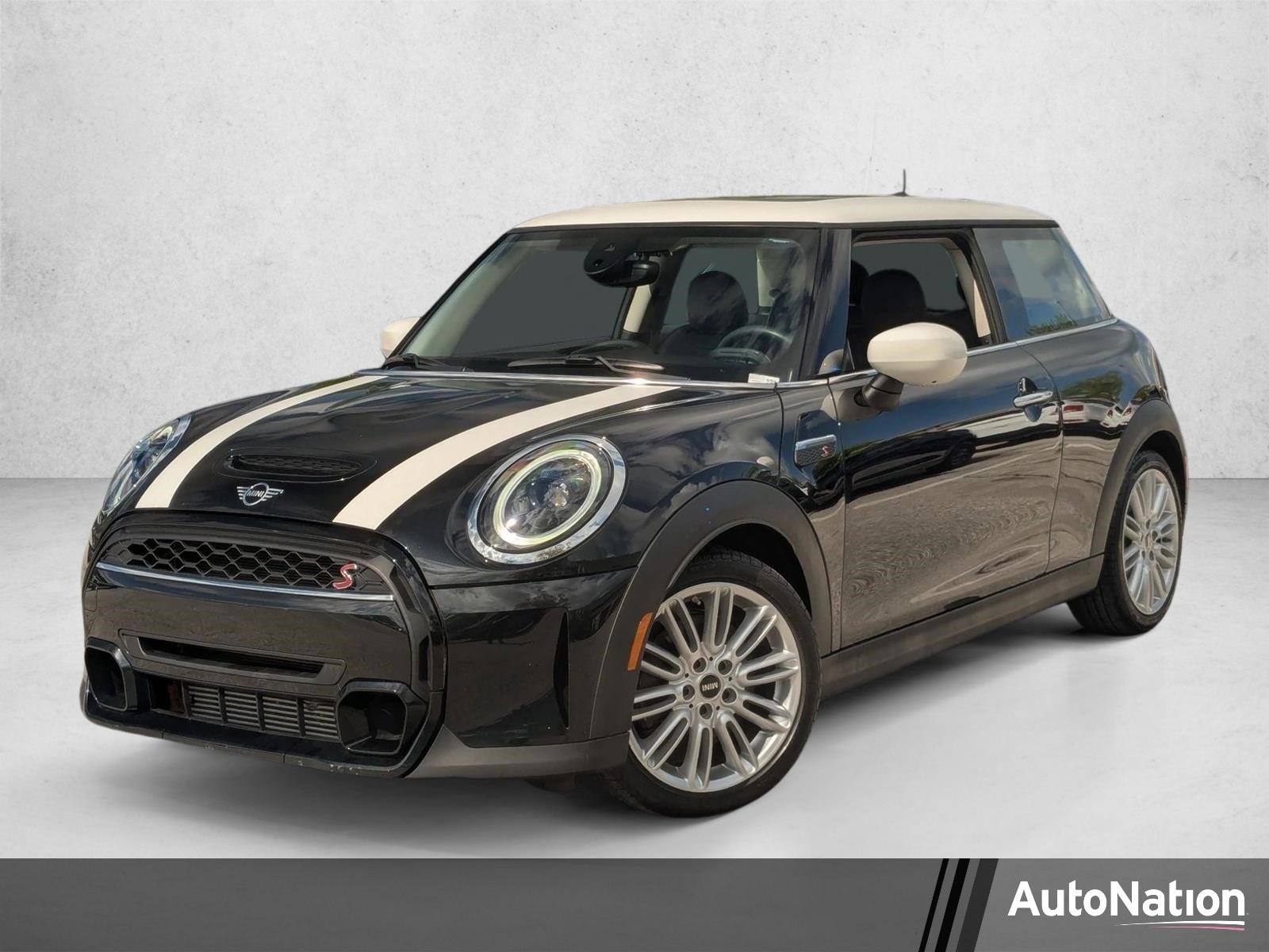 2024 MINI Hardtop Cooper S's photo