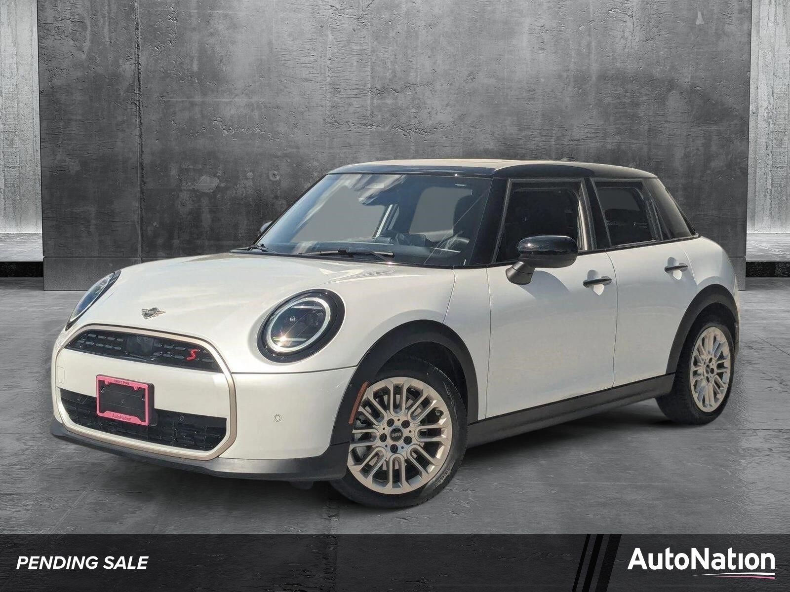 2025 MINI Hardtop 4 Door S's photo