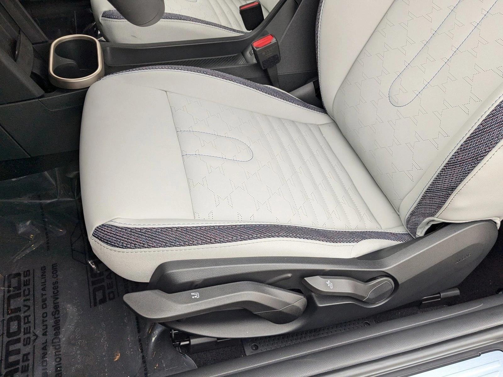 2025 Mini Cooper 2 Door Hardtop Signature photo 3