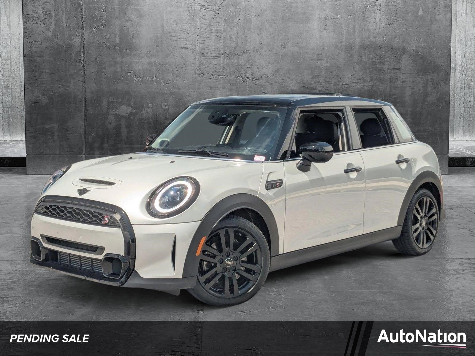 2023 MINI Hardtop 4 Door S's photo