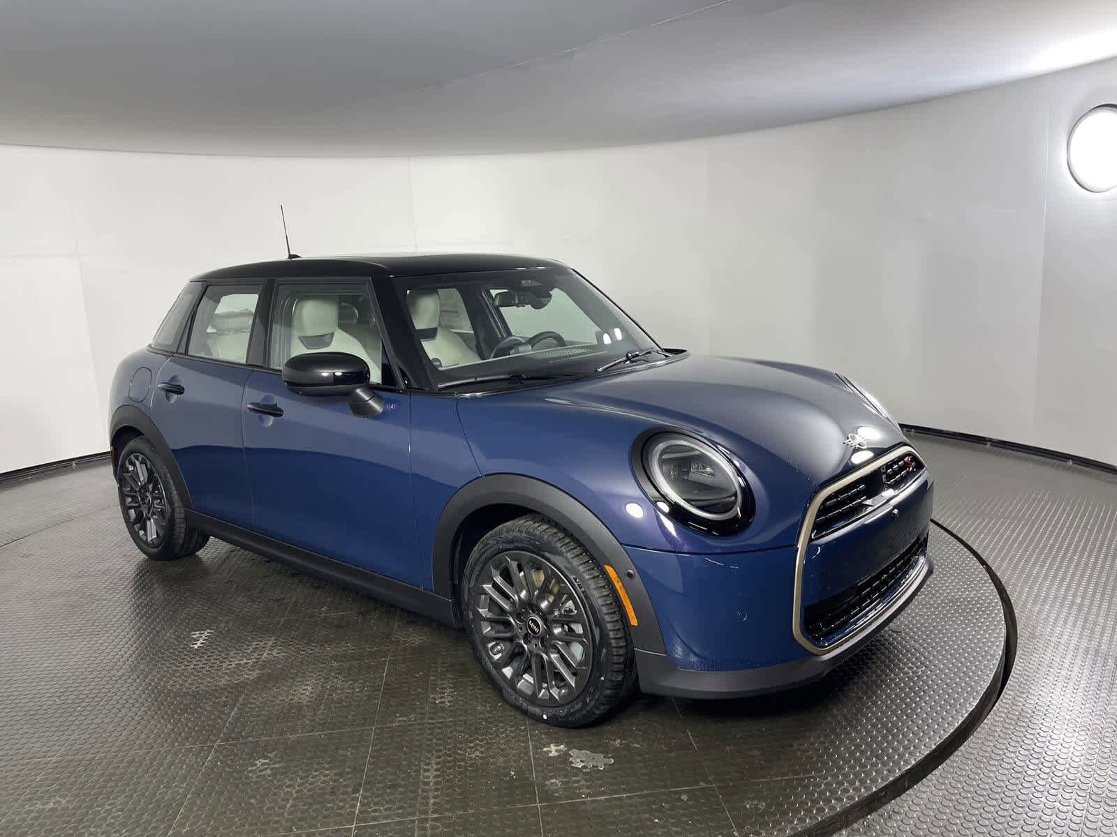 2025 Mini Cooper 4 Door Hardtop S photo 2