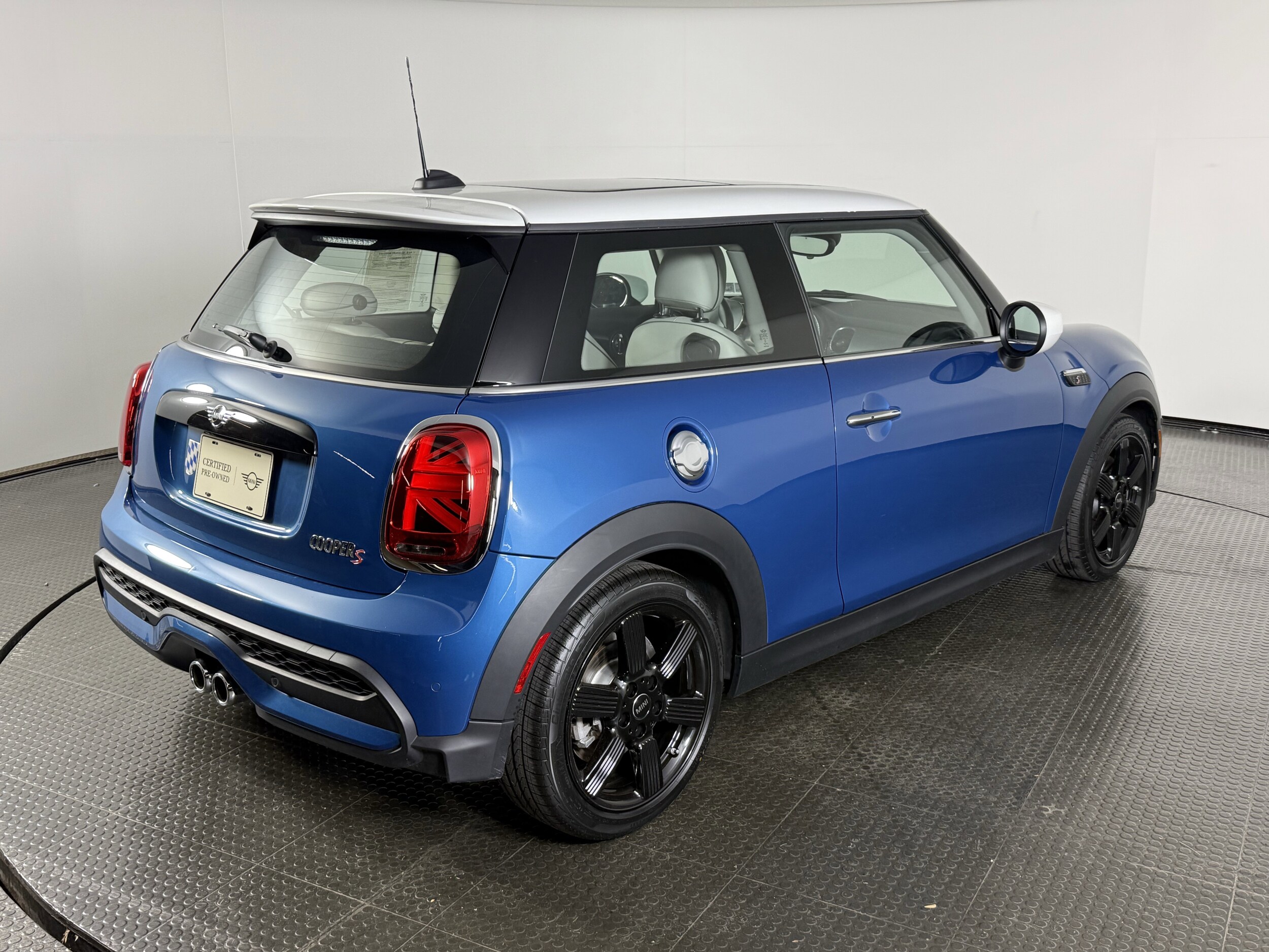 2023 Mini Cooper Hardtop S photo 4