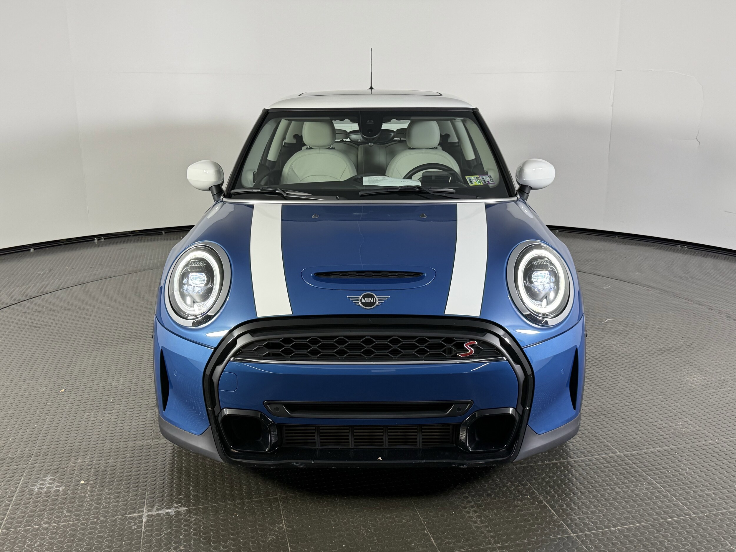 2023 Mini Cooper Hardtop S photo 2