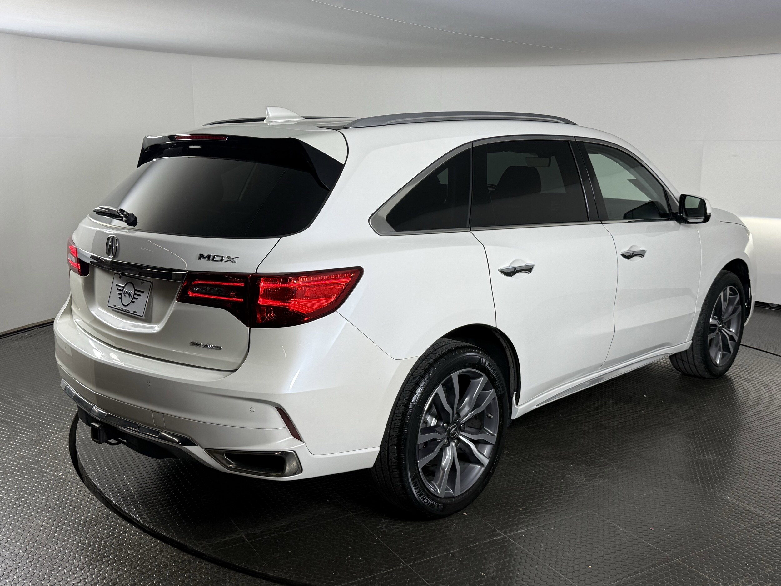 2019 Acura MDX SH-AWD Advance photo 3