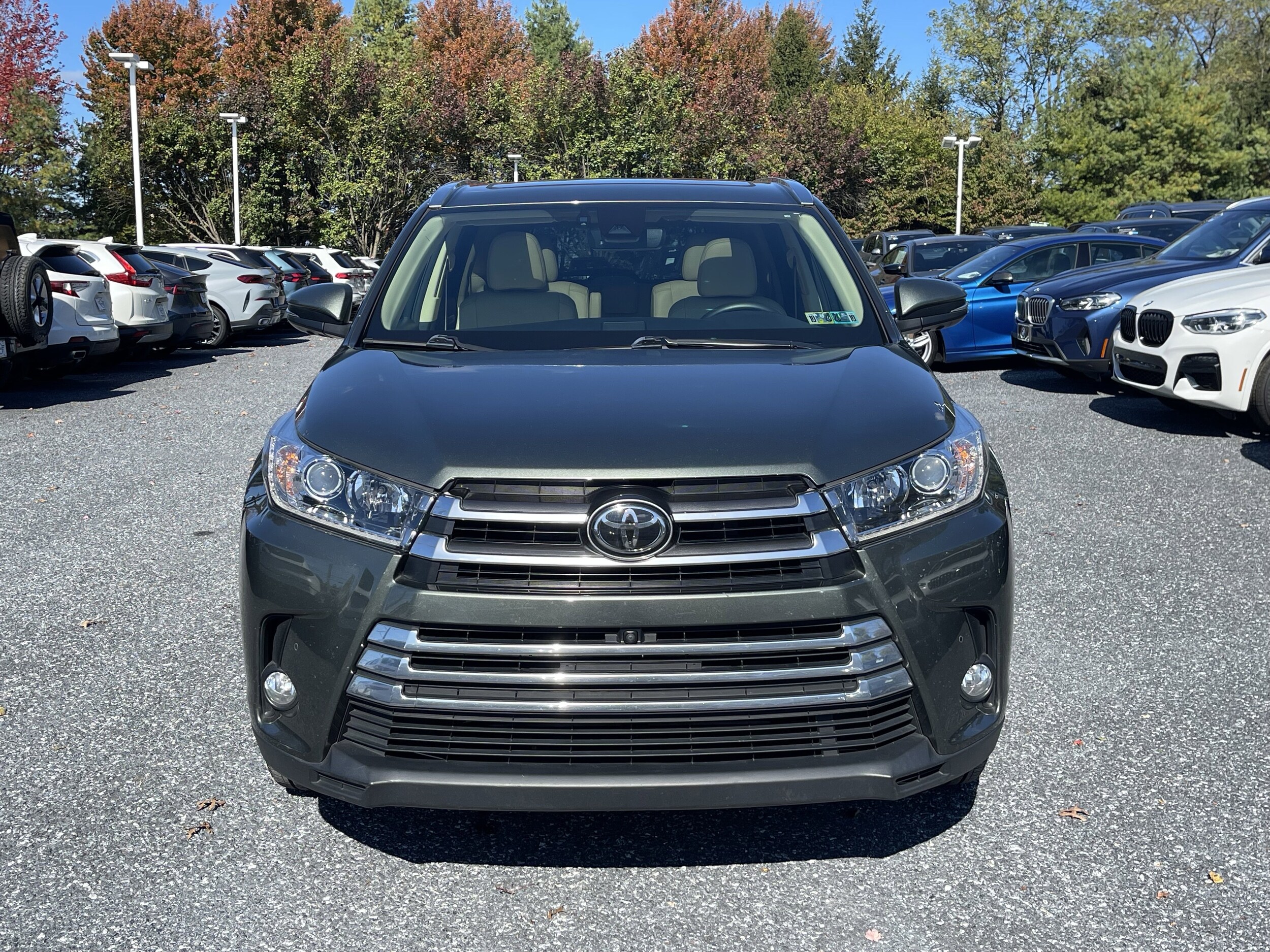 2017 Toyota Highlander Limited photo 2