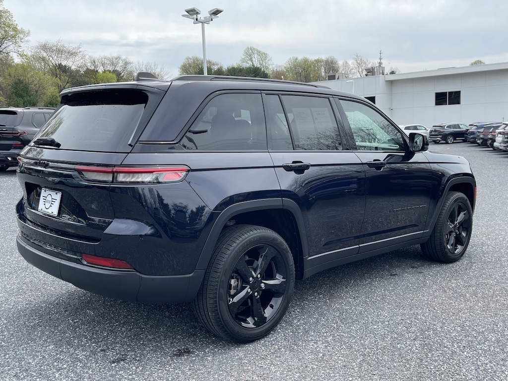 Used 2023 Jeep Grand Cherokee Limited Limited 4x4