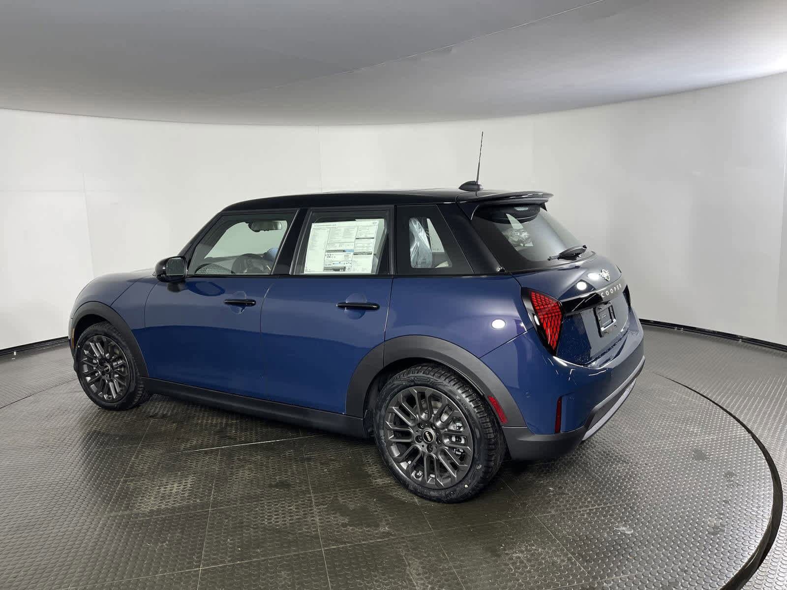 2025 Mini Cooper 4 Door Hardtop S photo 4