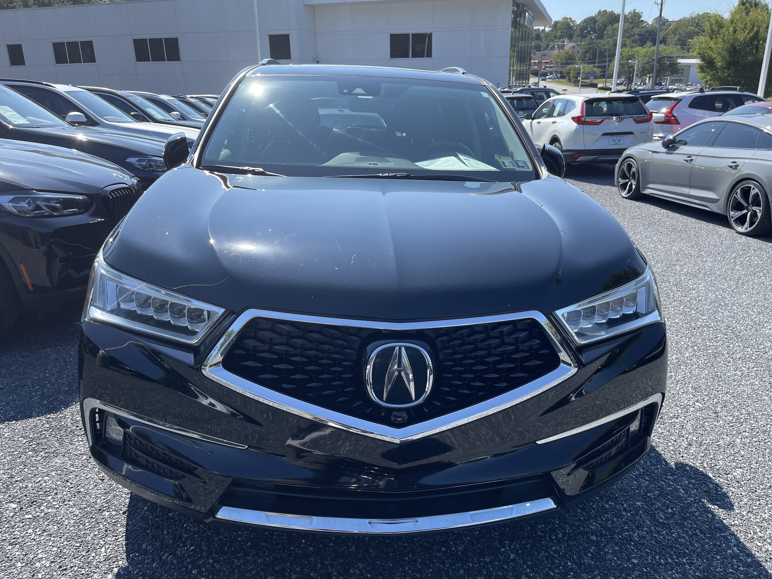 2017 Acura MDX SH-AWD Advance photo 4