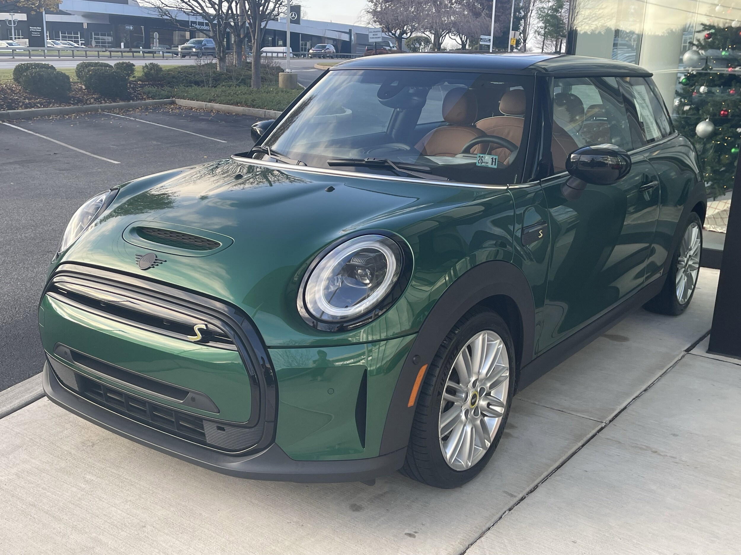 2023 Mini Cooper SE Signature photo 3