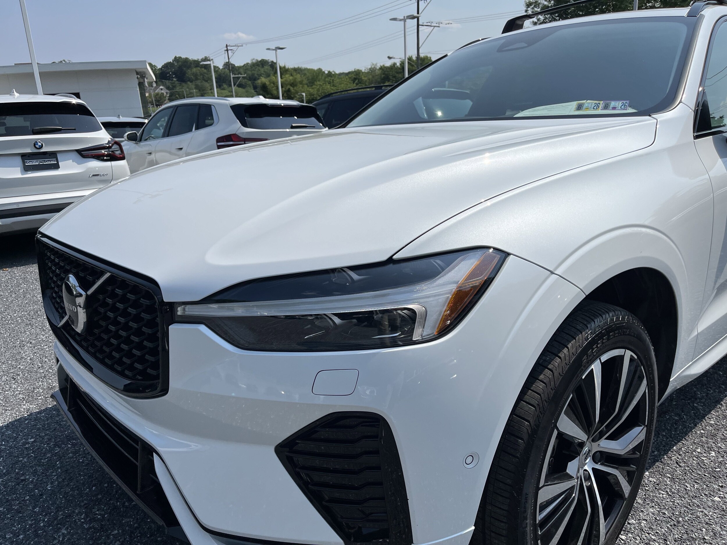 2023 Volvo XC60 B5 Plus photo 4