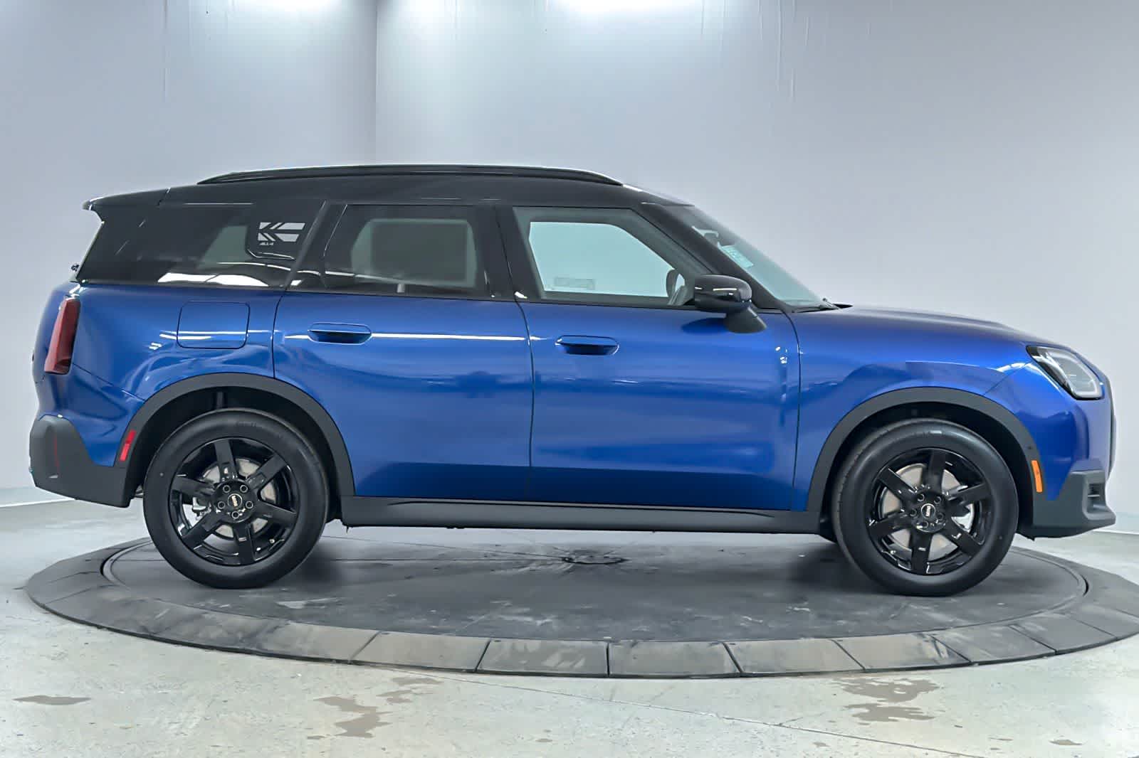 Thumbnail: 2027 MINI Cooper Countryman - 8