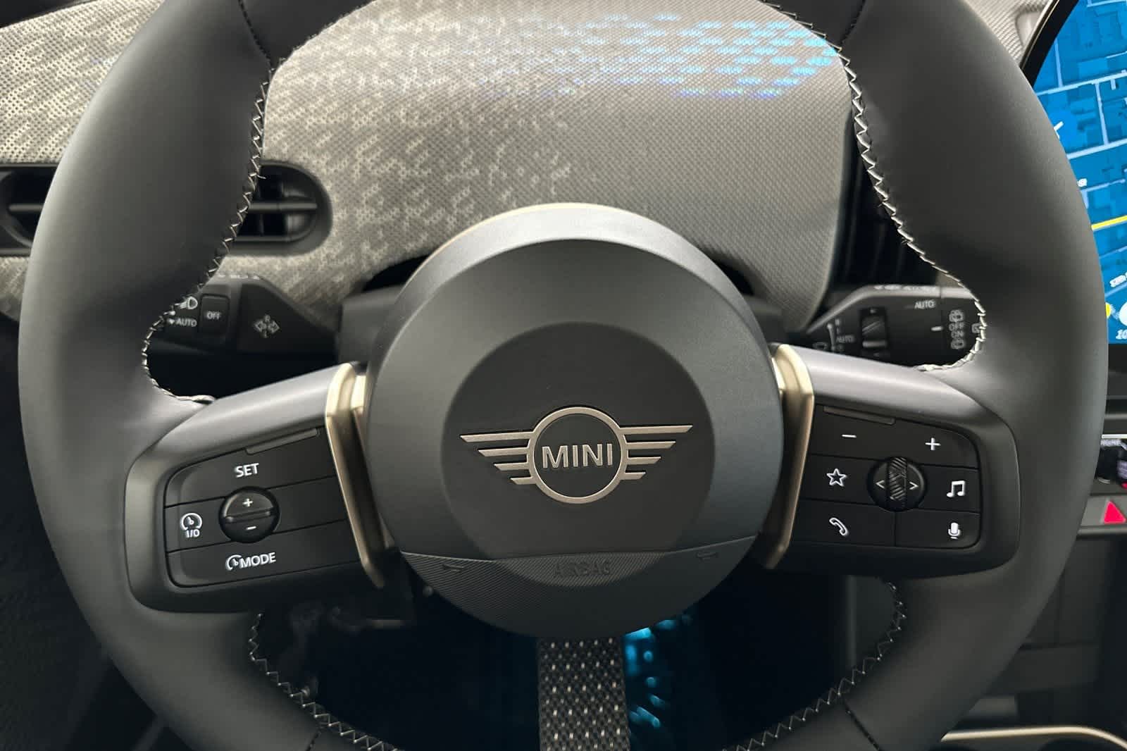 Thumbnail: 2025 MINI Cooper Hardtop - 24