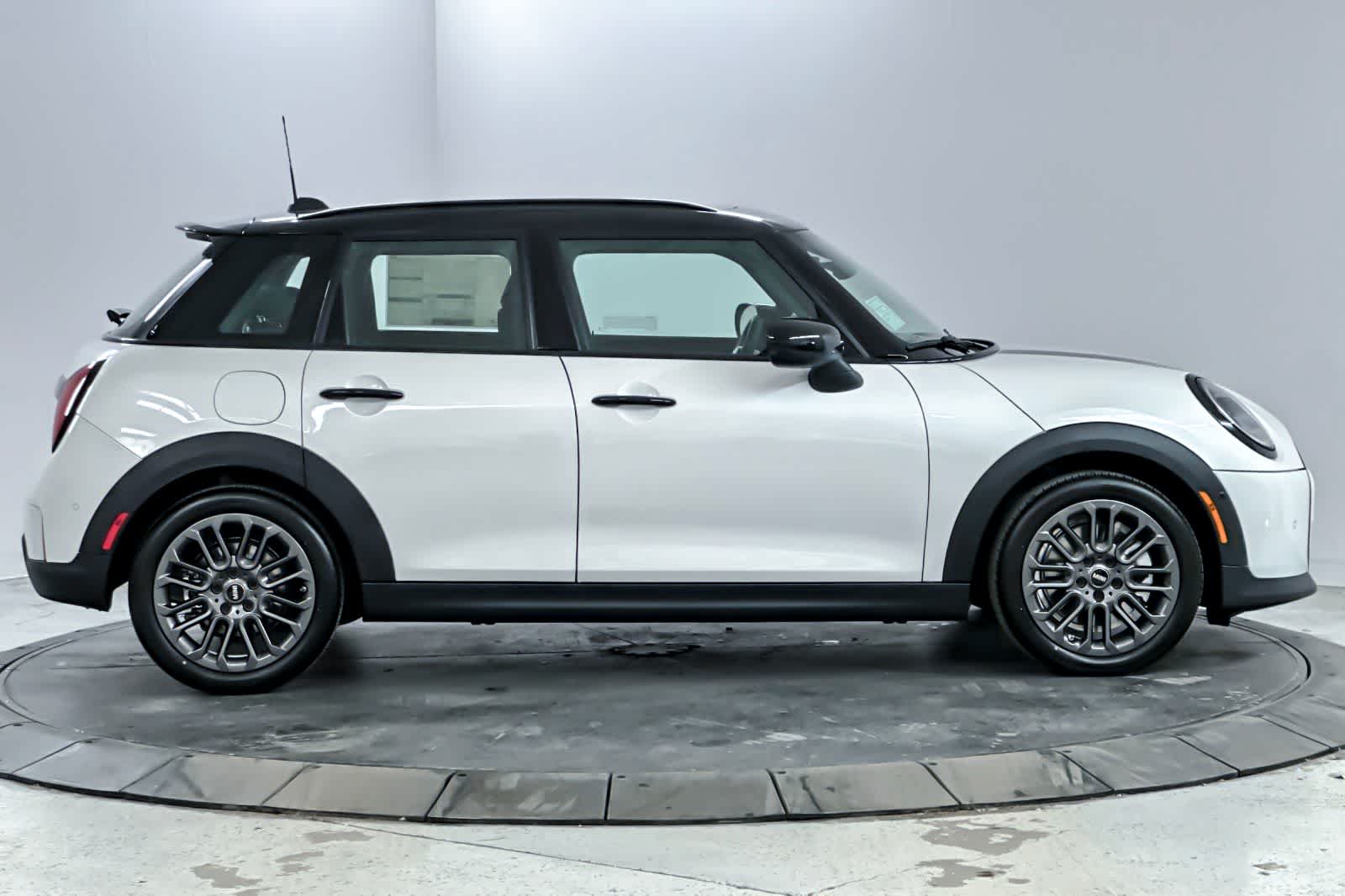 Thumbnail: 2026 MINI Cooper Hardtop - 8