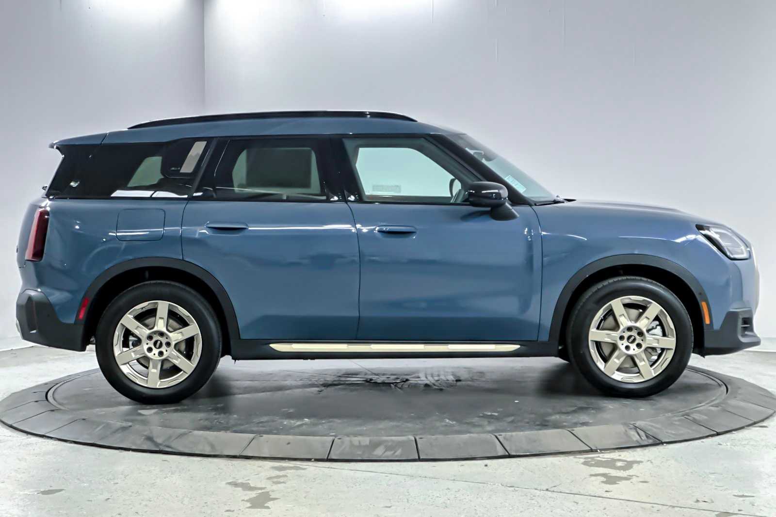 Thumbnail: 2026 MINI Cooper Countryman - 8