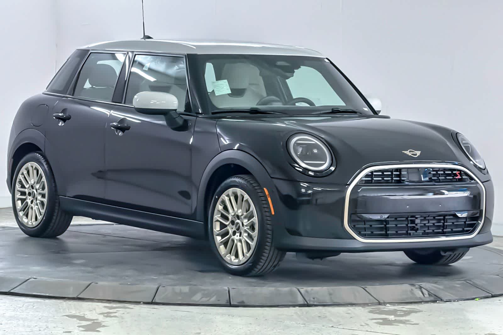 Thumbnail: 2026 MINI Cooper Hardtop - 9
