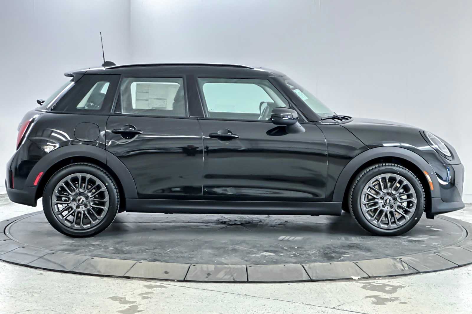 Thumbnail: 2026 MINI Cooper Hardtop - 8