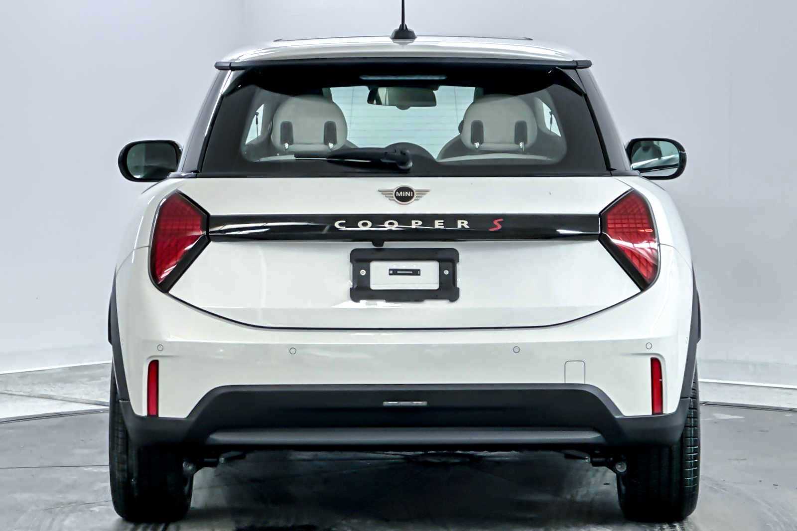 Thumbnail: 2025 MINI Cooper Hardtop - 7